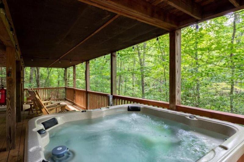 Mountain Spirit Cabin - Fireplace And Hot Tub Villa Блу Ридж Екстериор снимка