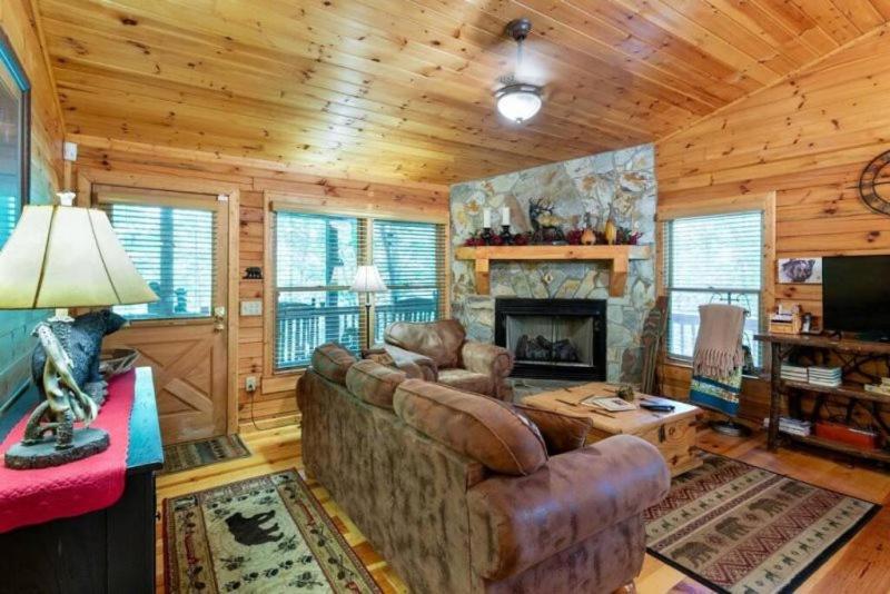 Mountain Spirit Cabin - Fireplace And Hot Tub Villa Блу Ридж Екстериор снимка
